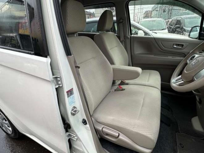 N-WGNG 4WD　4WD　SDナビ　横滑り防止装置　プッシュスタート　バックモニター　インテリジャントキー　スチールホイール冬 660