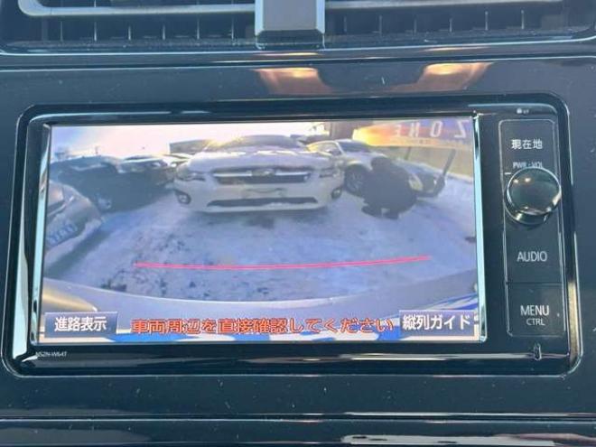 プリウス1.8 S E-Four 4WD　ナビ　TVバックモニター 1800