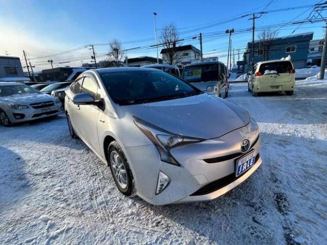 プリウス1.8 S E-Four 4WD　ナビ　TVバックモニター 1800