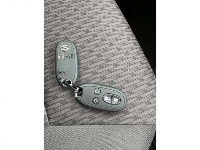 ソリオ1.2 ハイブリッド MZ 4WD　両側パワースライドドア　SDナビ　Bluetooth　地デジ　アイドリングストップ　横滑り防止装置　前席シートヒーター　インテリキー　社外アルミホイール冬　純正アルミホイール夏 1200