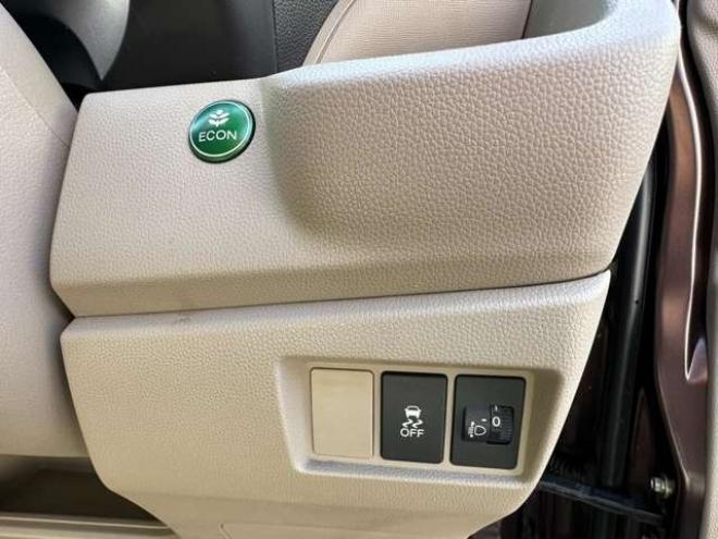 N-WGNG 4WD　社外CDオーディオ　横滑り防止装置　エンジンスターター　スマートキー　純正アルミホイール　ベンチシート　ABS 660