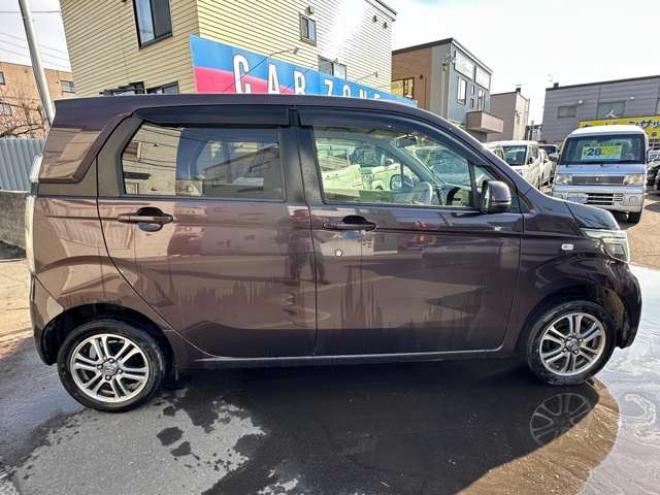 N-WGNG 4WD　社外CDオーディオ　横滑り防止装置　エンジンスターター　スマートキー　純正アルミホイール　ベンチシート　ABS 660