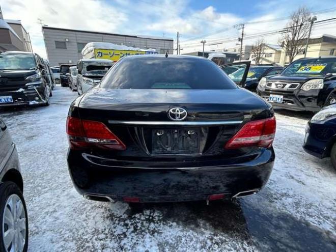 クラウンロイヤル 3.0 ロイヤルサルーン i-Four Uパッケージ 4WD　クルーズコントロール　ナビフルセグTVバックモニター　Uパッケージ 3000