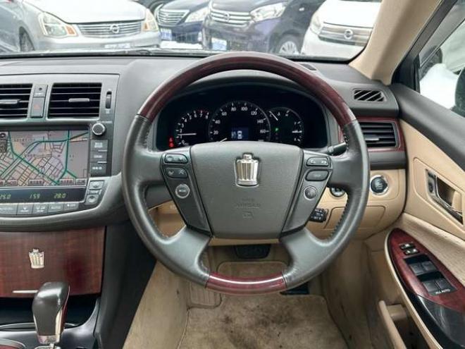 クラウンロイヤル 3.0ロイヤルサルーンi-Fourウェルキャブ全自動助手席回転スライドシート車Bタイプ 4WD　純正ナビ　バックモニター　インテリジェントキー　純正17インチアルミホイール冬　地デジ　プッシュスタート　クルーズコントロール　福祉車輌 3000