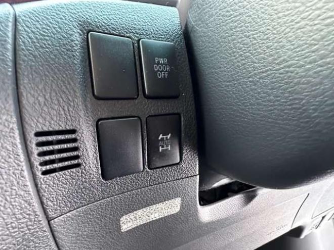 ヴェルファイア2.4 Z 4WD　左右パワースライドドア　プッシュスタート　コーナセンサー　　横滑り防止　ETC　社外アルミホイール冬　純正アルミホイール夏 2400