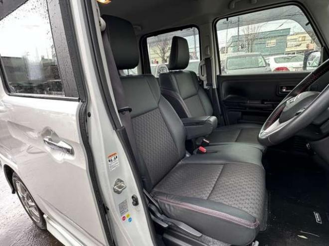 スペーシアカスタム ハイブリッド XSターボ 4WD　両側パワースライドドア　ナビ　Bluetooth　プッシュスタート　アイドリングストップ　ビルトインETC　コーナーセンサー　レーンキープアシスト　衝突軽減ブレーキ　横滑り防止装置　前席シートヒーター 660