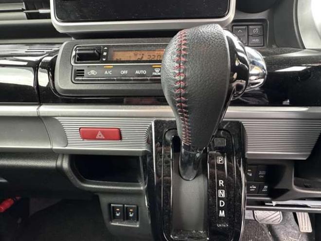 スペーシアカスタム ハイブリッド XSターボ 4WD　両側パワースライドドア　ナビ　Bluetooth　プッシュスタート　アイドリングストップ　ビルトインETC　コーナーセンサー　レーンキープアシスト　衝突軽減ブレーキ　横滑り防止装置　前席シートヒーター 660