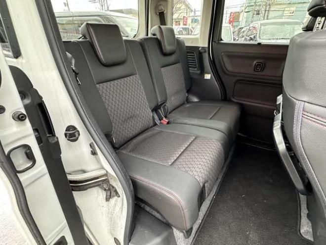 スペーシアカスタム ハイブリッド XSターボ 4WD　両側パワースライドドア　ナビ　Bluetooth　プッシュスタート　アイドリングストップ　ビルトインETC　コーナーセンサー　レーンキープアシスト　衝突軽減ブレーキ　横滑り防止装置　前席シートヒーター 660