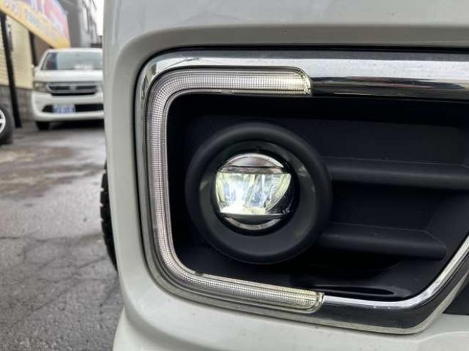 スペーシアカスタム ハイブリッド XSターボ 4WD　両側パワースライドドア　ナビ　Bluetooth　プッシュスタート　アイドリングストップ　ビルトインETC　コーナーセンサー　レーンキープアシスト　衝突軽減ブレーキ　横滑り防止装置　前席シートヒーター 660