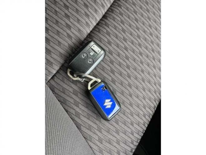 スペーシアカスタム ハイブリッド XSターボ 4WD　両側パワースライドドア　ナビ　Bluetooth　プッシュスタート　アイドリングストップ　ビルトインETC　コーナーセンサー　レーンキープアシスト　衝突軽減ブレーキ　横滑り防止装置　前席シートヒーター 660