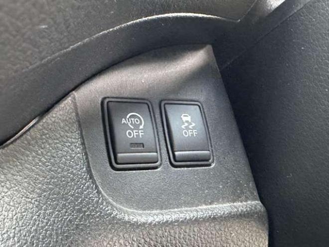 セレナ2.0 ハイウェイスター 4WD　左側パワースライドドア　Bluetooth 2000