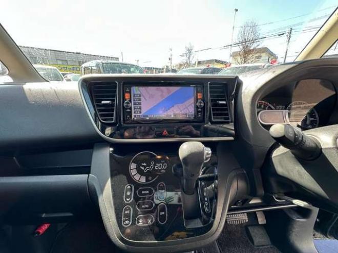 デイズルークスハイウェイスターX 4WD　片側パワースライドドア　SDナビ　Bluetooth　フルセグTV 　アラウンドビューモニター　バックモニター　インテリジェントキー　プッシュスタート　運転席シートヒーター　純正アルミホイール夏　EGスターター 660