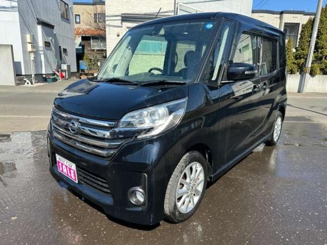 デイズルークスハイウェイスターX 4WD　片側パワースライドドア　SDナビ　Bluetooth　フルセグTV 　アラウンドビューモニター　バックモニター　インテリジェントキー　プッシュスタート　運転席シートヒーター　純正アルミホイール夏　EGスターター 660