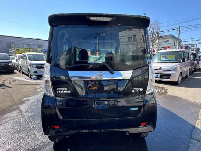 デイズルークスハイウェイスターX 4WD　片側パワースライドドア　SDナビ　Bluetooth　フルセグTV 　アラウンドビューモニター　バックモニター　インテリジェントキー　プッシュスタート　運転席シートヒーター　純正アルミホイール夏　EGスターター 660