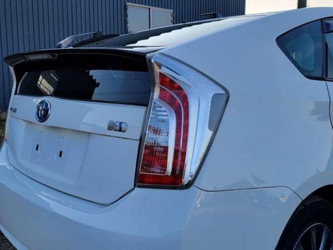 プリウス1.8 S　下廻り防錆塗装済 コムテック製ドラレコ  ケンウッド製社外ナビ フルセグ Bluetooth バックカメラ ETC フロント&テールエアロ プッシュスタート スマートキー 社外アルミ 2WD 1800