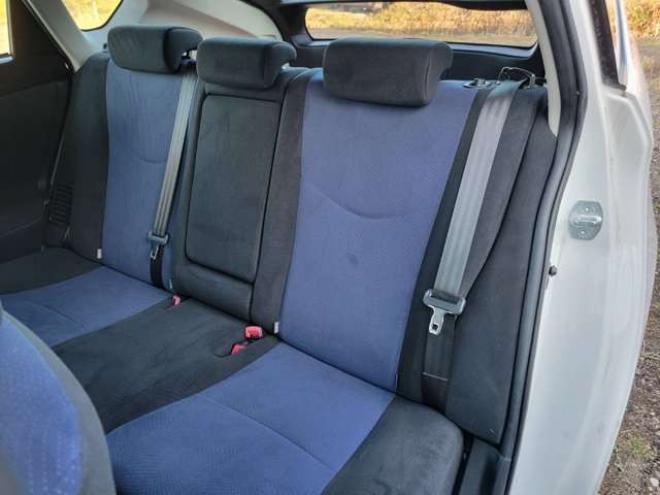 プリウス1.8 S　下廻り防錆塗装済 コムテック製ドラレコ  ケンウッド製社外ナビ フルセグ Bluetooth バックカメラ ETC フロント&テールエアロ プッシュスタート スマートキー 社外アルミ 2WD 1800