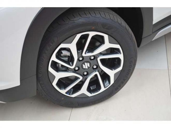 フロンクス1.5 4WD　ハイブリット4WDセーフティサポート搭載4WDスズキコネクト対応通信機装着車アダプティブクルーズコントロール全方位モニター付き9インチナビTVバックカメラハイビームアシストLEDライト 登録済未使用車 1500