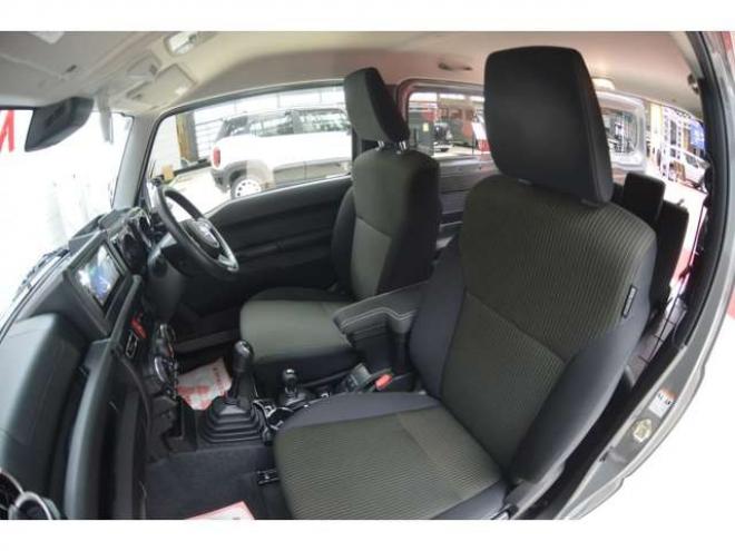 ジムニーXC 4WD　ワンオーナー車F5速マニュアル4WDターボセーフティサポート搭載アイドリングストップ横滑り防止装置ディスプレイオーディオハイビームアシストLEDライトクルーズコントロール 660