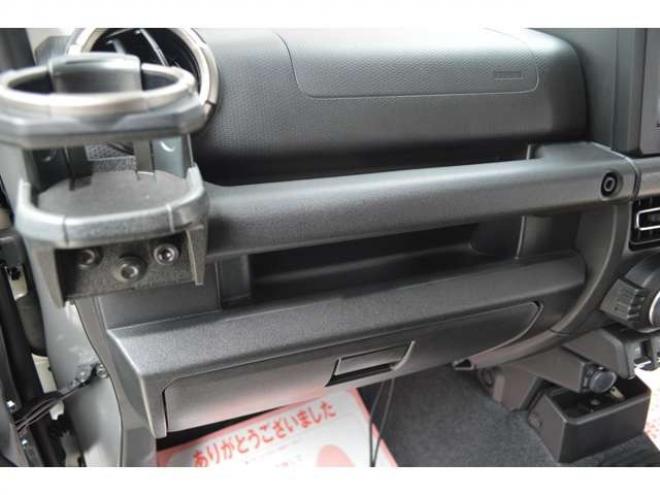 ジムニーXC 4WD　ワンオーナー車F5速マニュアル4WDターボセーフティサポート搭載アイドリングストップ横滑り防止装置ディスプレイオーディオハイビームアシストLEDライトクルーズコントロール 660