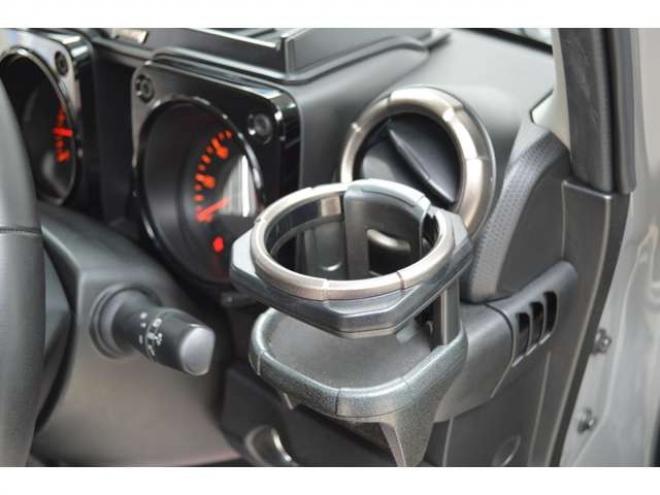 ジムニーXC 4WD　ワンオーナー車F5速マニュアル4WDターボセーフティサポート搭載アイドリングストップ横滑り防止装置ディスプレイオーディオハイビームアシストLEDライトクルーズコントロール 660