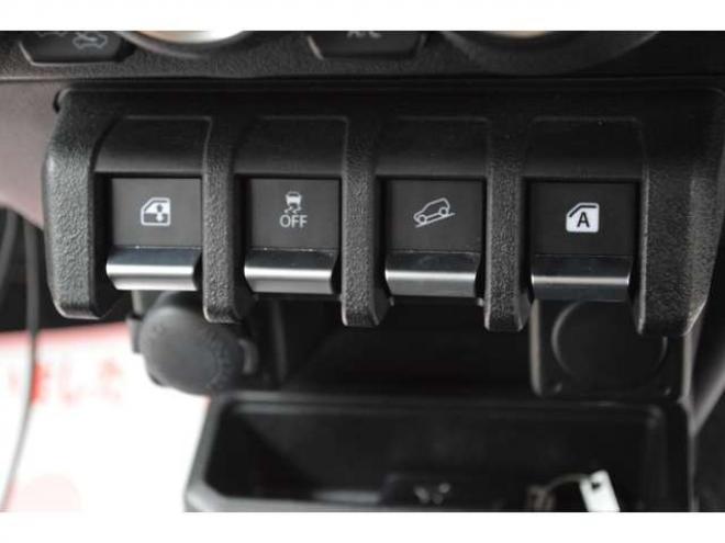 ジムニーXC 4WD　ワンオーナー車F5速マニュアル4WDターボセーフティサポート搭載アイドリングストップ横滑り防止装置ディスプレイオーディオハイビームアシストLEDライトクルーズコントロール 660