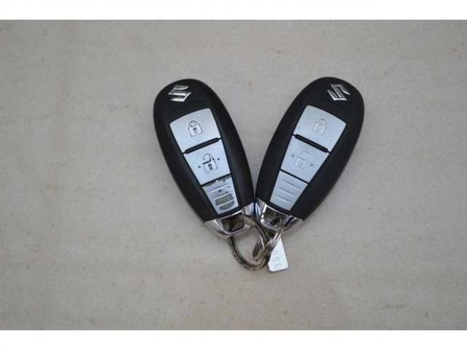 イグニス1.2 ハイブリッド MZ 4WD　ワンオーナー車ハイブリッド4WDセーフティサポート搭載アイドリングストップパドルシフト8インチナビTVドライブレコーダーETCハイビームアシストLEDクルーズコントロール 1200