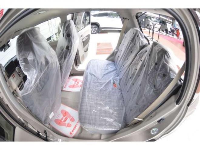 ラパンLC 660 ハイブリッド X 4WD　ハイブリット4WD全方位モニタ用カメラパッケージセーフティサポート搭載スズキコネクト対応機装着車ハイビームアシストLEDライト横滑り防止装置シートヒーター 登録済未使用車 660