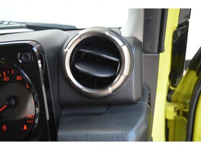 ジムニーXC 4WD　ワンオーナー車5速マニュアル4WDターボセーフティサポート搭載8インチナビTVドライブレコーダーLEDライトETCクルーズコントロール純正マットフラップ 660
