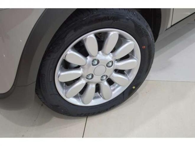 ラパンハイブリッド X 4WD　ハイブリッド4WDセーフティサポート搭載スズキコネクト対応通信機装着車アイドリングストップ全方位モニター用カメラパッケージハイビームアシストLEDライト 登録済未使用車 660