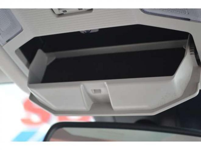 RAV-42.0 G 4WD　ワンオーナー車4WDプリクラッシュセーフティ黒革シートヒーターレーダークルーズコントロール8インチナビTVバックカメラLEDパワーバックドアステアリングヒーター横滑り防止装置パーキングセンサー 2000