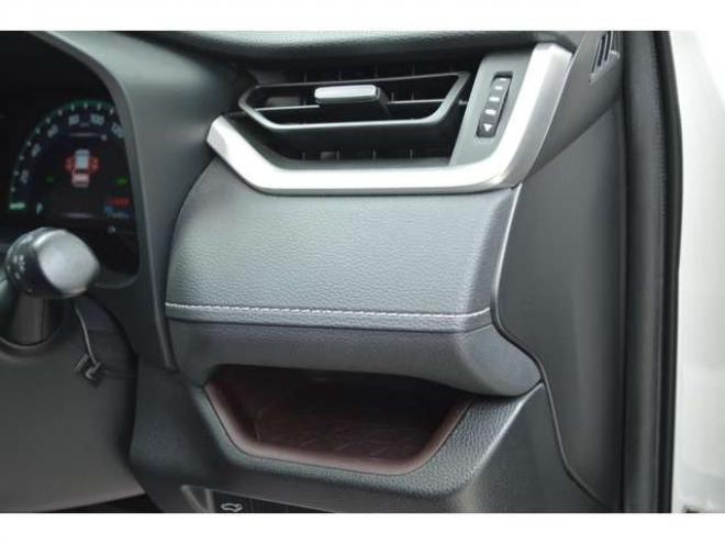 RAV-42.0 G 4WD　ワンオーナー車4WDプリクラッシュセーフティ黒革シートヒーターレーダークルーズコントロール8インチナビTVバックカメラLEDパワーバックドアステアリングヒーター横滑り防止装置パーキングセンサー 2000