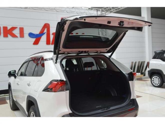 RAV-42.0 G 4WD　ワンオーナー車4WDプリクラッシュセーフティ黒革シートヒーターレーダークルーズコントロール8インチナビTVバックカメラLEDパワーバックドアステアリングヒーター横滑り防止装置パーキングセンサー 2000