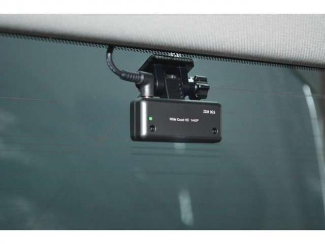 スカイライン3.5 350GT FOUR ハイブリッド タイプP　ハイブリッド4WDアイドリングストップエマージェンシーブレーキ横滑り防止装置HIDライト全方位モニター付純正ナビTVバックカメラ黒革シートヒーターETCアダプティブクルーズコントロール 3500