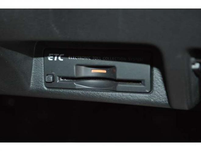 スカイライン3.5 350GT FOUR ハイブリッド タイプP　ハイブリッド4WDアイドリングストップエマージェンシーブレーキ横滑り防止装置HIDライト全方位モニター付純正ナビTVバックカメラ黒革シートヒーターETCアダプティブクルーズコントロール 3500