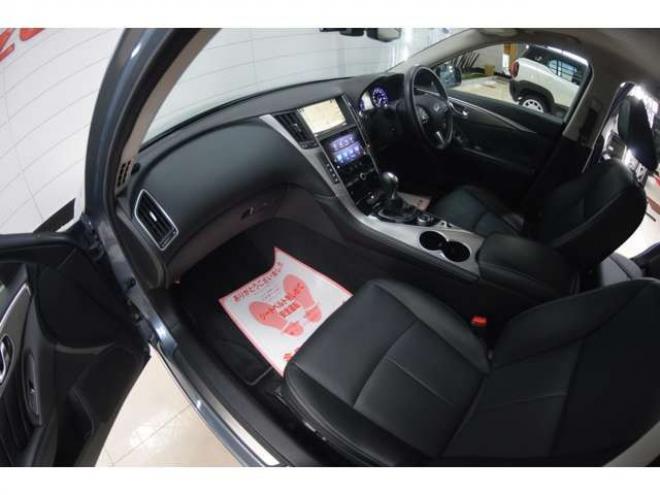 スカイライン3.5 350GT FOUR ハイブリッド タイプP　ハイブリッド4WDアイドリングストップエマージェンシーブレーキ横滑り防止装置HIDライト全方位モニター付純正ナビTVバックカメラ黒革シートヒーターETCアダプティブクルーズコントロール 3500