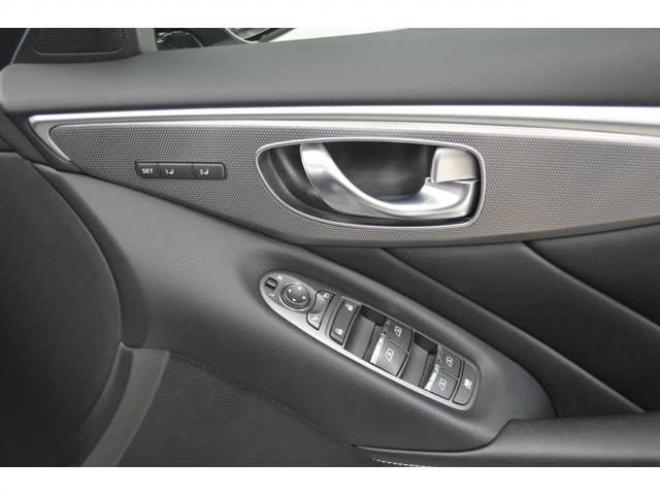 スカイライン3.5 350GT FOUR ハイブリッド タイプP　ハイブリッド4WDアイドリングストップエマージェンシーブレーキ横滑り防止装置HIDライト全方位モニター付純正ナビTVバックカメラ黒革シートヒーターETCアダプティブクルーズコントロール 3500