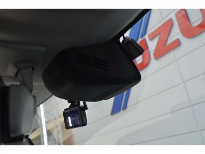 ジムニーXC 4WD　ワンオーナー車4WDターボセーフティサポート搭載アイドリングストップ横滑り防止装置7インチナビTVバックカメラハイビームアシストLEDライトETCクルーズコントロールドライブレコーダー 660