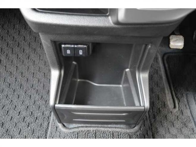 クロスビー1.0 ハイブリッド MZ 4WD　ワンオーナー車ハイブリット4WDターボパドルシフトセーフティサポート搭載アダプティブクルーズコントロールアイドリングストップ全方位モニター付8インチナビTVバックカメラハイビームアシストLEDライト 1000