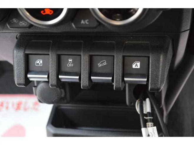 ジムニーXC 4WD　ワンオーナー車F5速マニュアル4WDターボセーフティサポート搭載アイドリングストップ横滑り防止装置11インチディスプレイオーディオハイビームアシストLEDライトクルーズコントロール 660