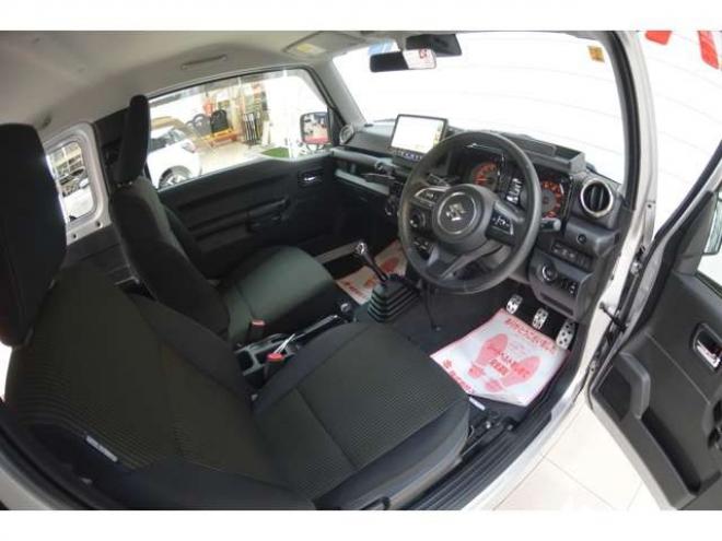 ジムニーXC 4WD　ワンオーナー車F5速マニュアル4WDターボセーフティサポート搭載アイドリングストップ横滑り防止装置11インチディスプレイオーディオハイビームアシストLEDライトクルーズコントロール 660