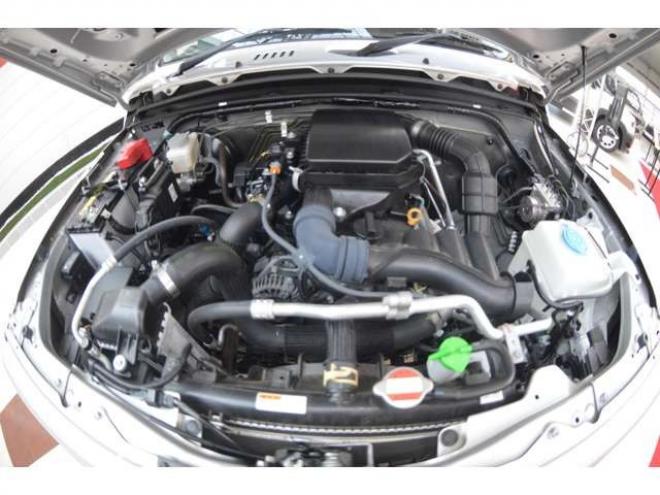 ジムニーXC 4WD　ワンオーナー車F5速マニュアル4WDターボセーフティサポート搭載アイドリングストップ横滑り防止装置11インチディスプレイオーディオハイビームアシストLEDライトクルーズコントロール 660