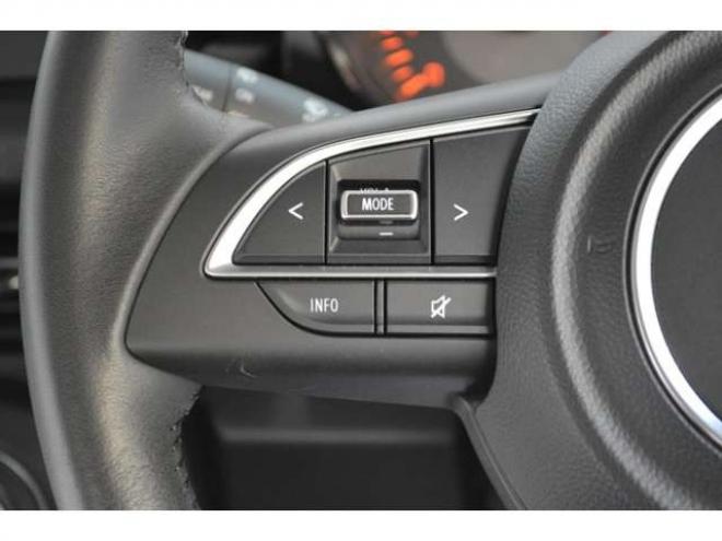 ジムニーXC 4WD　ワンオーナー車F5速マニュアル4WDターボセーフティサポート搭載アイドリングストップ横滑り防止装置11インチディスプレイオーディオハイビームアシストLEDライトクルーズコントロール 660