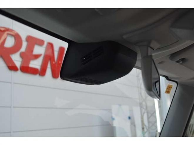 ジムニーXC 4WD　ワンオーナー車F5速マニュアル4WDターボセーフティサポート搭載アイドリングストップ横滑り防止装置11インチディスプレイオーディオハイビームアシストLEDライトクルーズコントロール 660