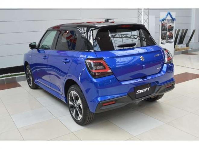 スイフト1.2 ハイブリッド MZ 4WD　ワンオーナー車ハイブリッド4WDセーフティサポート搭載スズキコネクト対応通信機装着車9インチ全方位モニターナビTVバックカメラ電動パーキングブレーキアダプティブクルーズコントロールLEDライト 1200