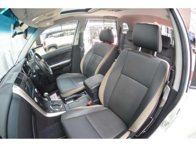 エスクード2.4 ランドブリーズ 4WD　ワンオーナー特別仕様車4WD横滑り防止装置サンルーフ社外ディスプレイオーディオバックカメラETCハーフレザーシートヒーターHIDライトクルーズコントロール 2400