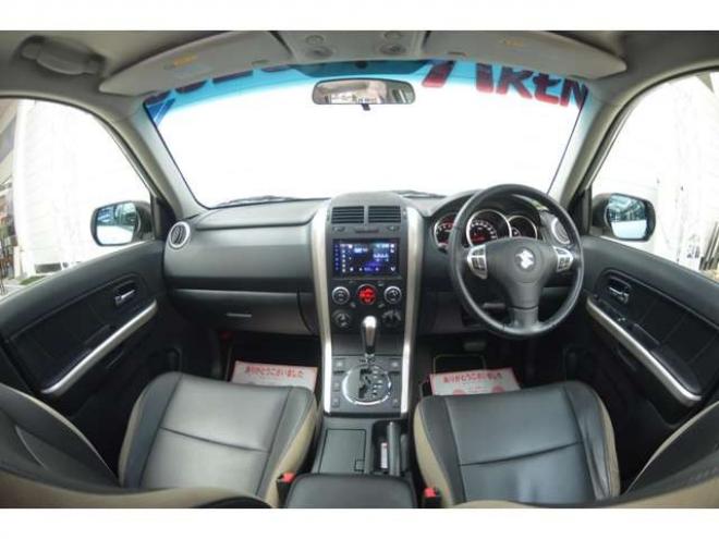 エスクード2.4 ランドブリーズ 4WD　ワンオーナー特別仕様車4WD横滑り防止装置サンルーフ社外ディスプレイオーディオバックカメラETCハーフレザーシートヒーターHIDライトクルーズコントロール 2400