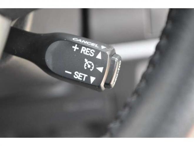 ヴォクシー2.0 ZS 煌III 4WD　ワンオーナー7人乗り4WD寒冷地仕様車トヨタセーフティセンスプリクラッシュセーフティ7インチワイドナビTVバックカメラ両側オートスライドドアETCハイビームアシストLEDヘッドライトクルーズコントロール 2000