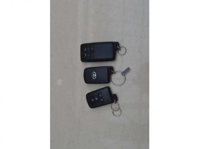 ヴォクシー2.0 ZS 煌III 4WD　ワンオーナー7人乗り4WD寒冷地仕様車トヨタセーフティセンスプリクラッシュセーフティ7インチワイドナビTVバックカメラ両側オートスライドドアETCハイビームアシストLEDヘッドライトクルーズコントロール 2000