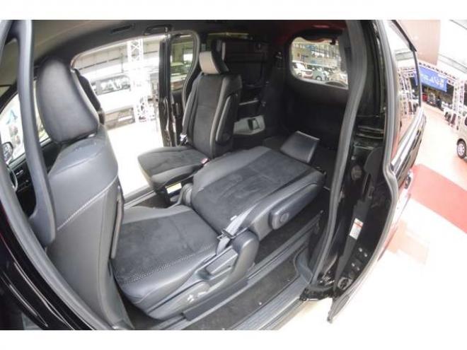 ヴォクシー2.0 ZS 煌III 4WD　ワンオーナー7人乗り4WD寒冷地仕様車トヨタセーフティセンスプリクラッシュセーフティ7インチワイドナビTVバックカメラ両側オートスライドドアETCハイビームアシストLEDヘッドライトクルーズコントロール 2000