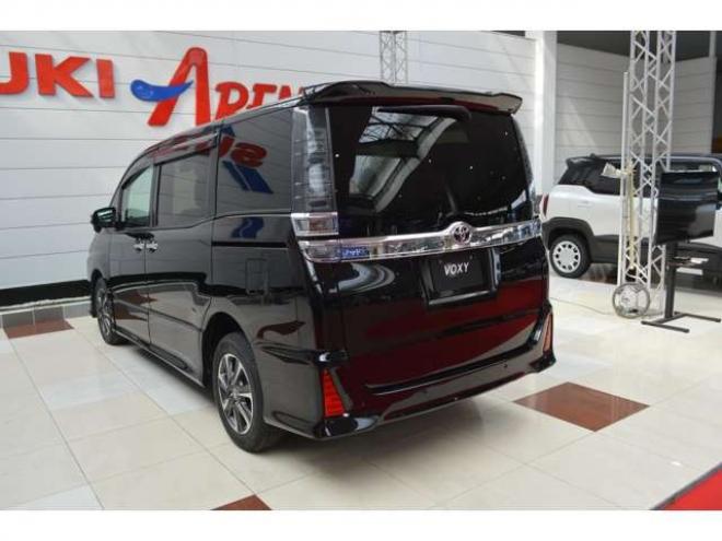 ヴォクシー2.0 ZS 煌III 4WD　ワンオーナー7人乗り4WD寒冷地仕様車トヨタセーフティセンスプリクラッシュセーフティ7インチワイドナビTVバックカメラ両側オートスライドドアETCハイビームアシストLEDヘッドライトクルーズコントロール 2000